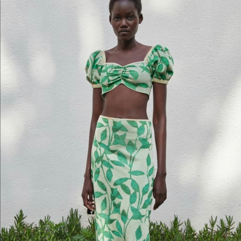 Zara Green Cropped Knit Top